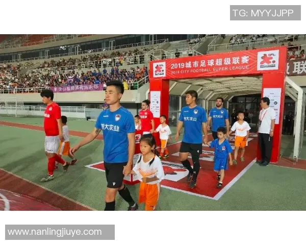 足球看3：深入分析赛事动态与球员表现的全新视角